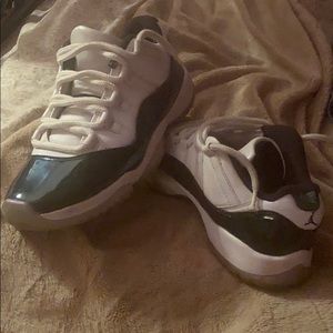 Jordan 11 low iridescent green size 8 men